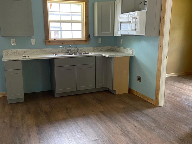 1214 E 2nd St — Photo 8