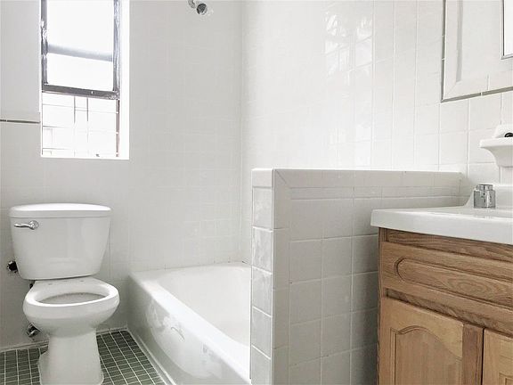 5th image of 865 Walton Ave APT 6J