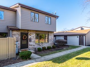 1006 Schoolgate Rd, New Lenox, IL 60451