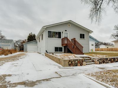 714 N 13th St, Bismarck, ND, 58501