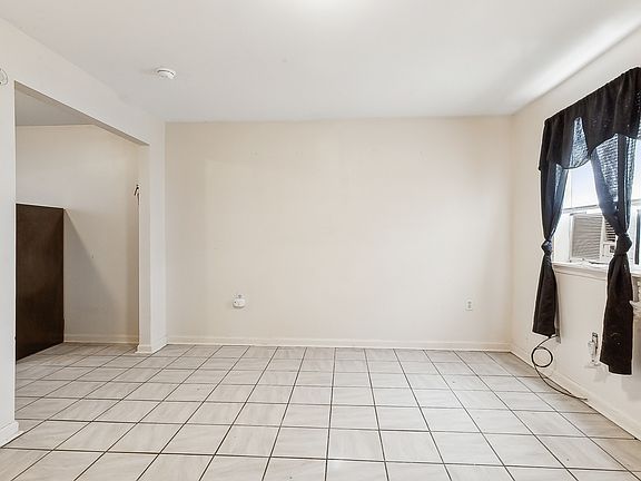 4th image of 2700 Frenchmen St APT 6