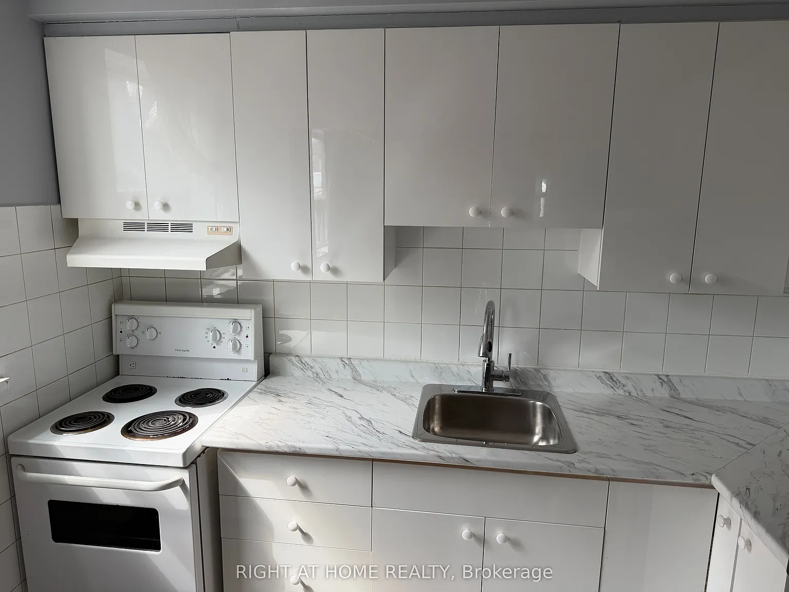 1 bed, $1,699 — Photo 3
