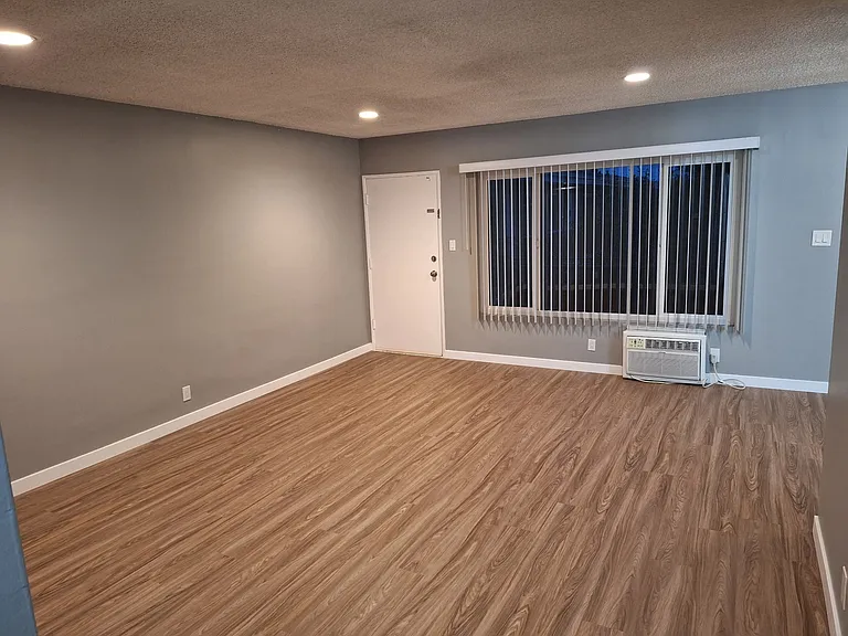 936 W Huntington Dr #M — Photo 5