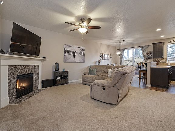 5th image of 4541 SE Satinwood St