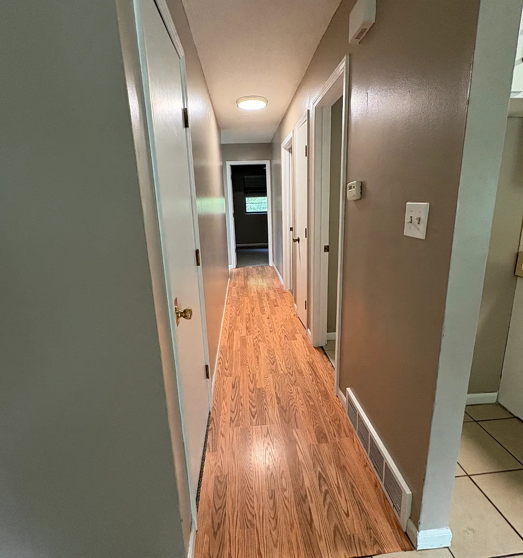 3 bed, $1,250 — Photo 3