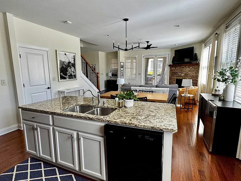 1121 Starboard Dr — Photo 5