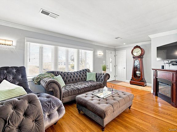 4th image of 145 Bismark Avenue