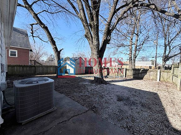 3rd image of 1658 E Morgan Ave