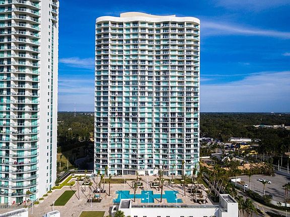 4th image of 3000 Oasis Grand Blvd APT 806