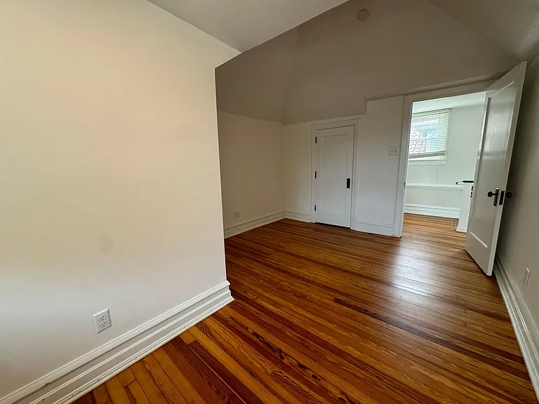 2201 W Gordon St — Photo 55