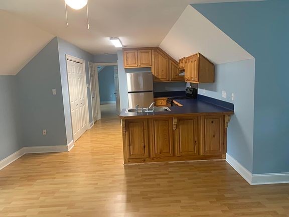 3rd image of 9722 Shamrock Ave APT A