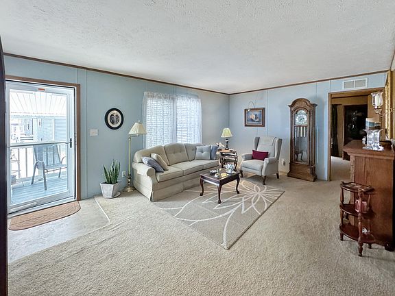 3rd image of 29533 Vinewood Ln