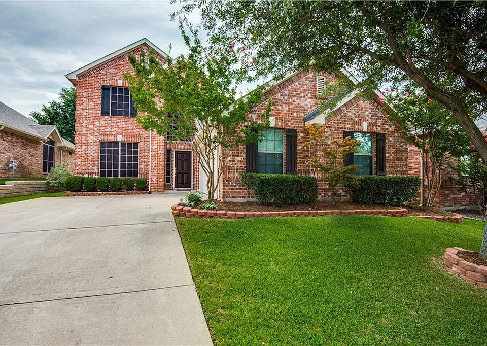 1st image of 633 Wyndham Cir