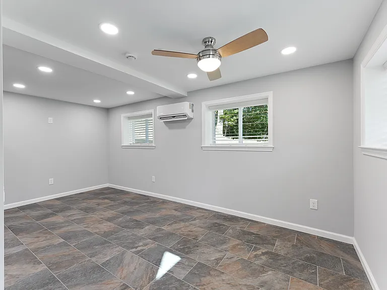 425 E Maple St #2 — Photo 8