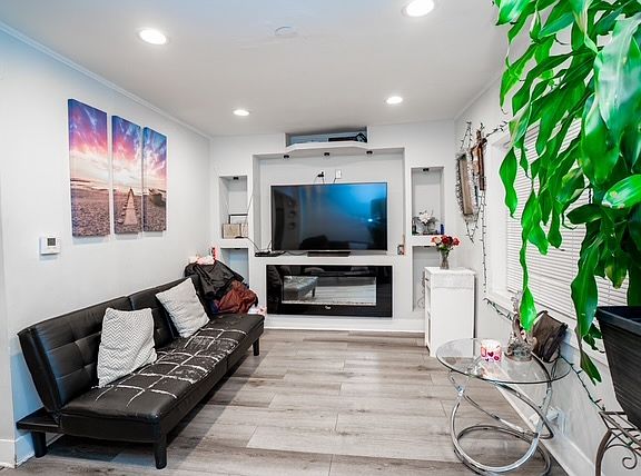 4th image of 2711 N Marmora Ave