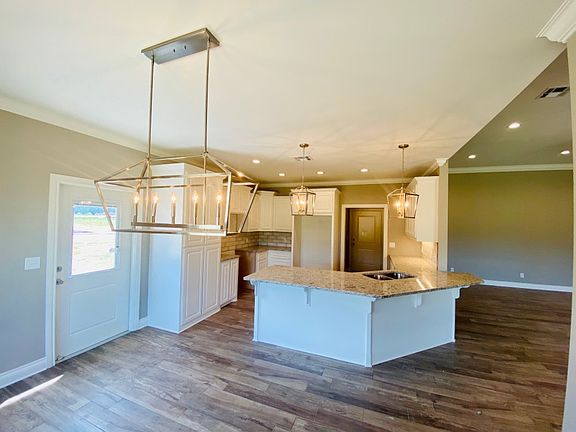 5th image of 121 Westlakes Dr