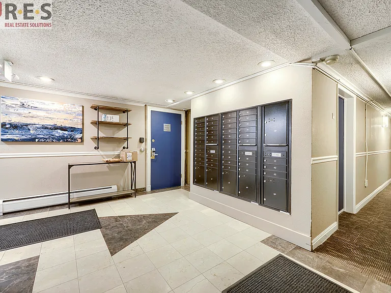 1125 N Washington St #502 — Photo 16