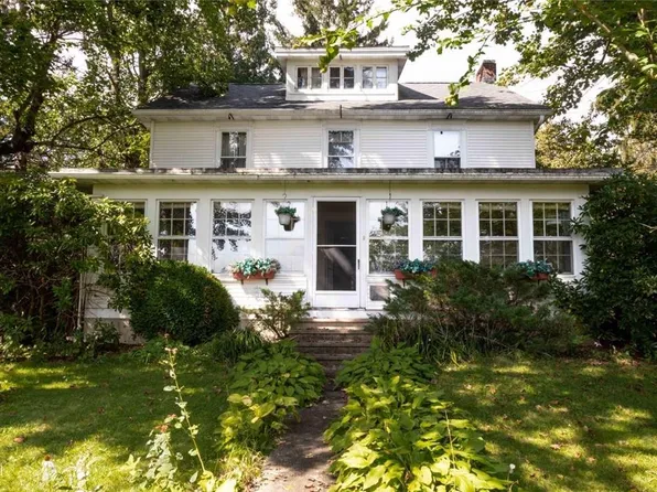 680 Mahoning Dr W, Lehighton, PA 18235