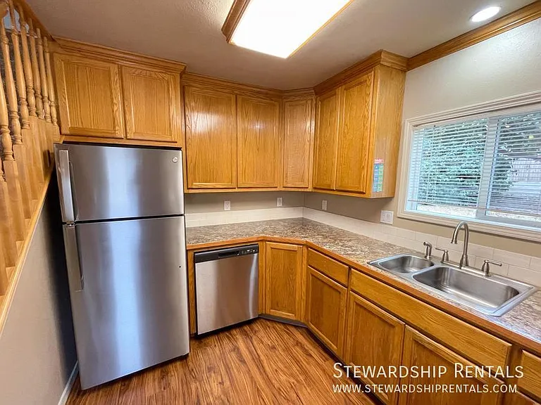 1472 E 19th Ave — Photo 8