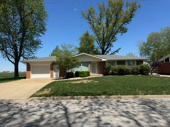 1205 Main St, Germantown, IL 62245