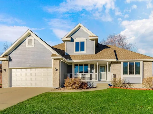 210 Surrey Ct, Smithville, MO 64089