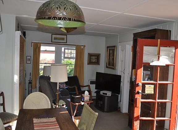 3rd image of 2270 Kinsley St