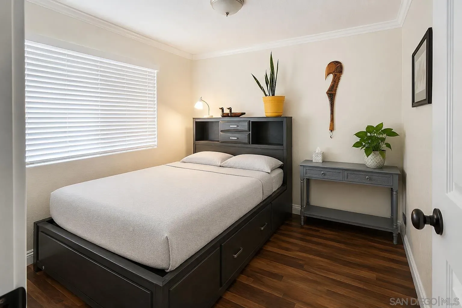 4 bed, 2.0 bath, 1429 sqft, $3,990 — Photo 3