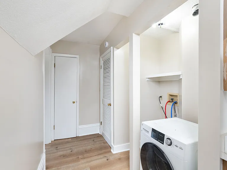 409 S Linden Ave #B — Photo 6