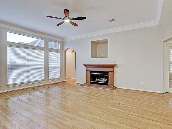 2nd image of 5622 Lake Place Dr