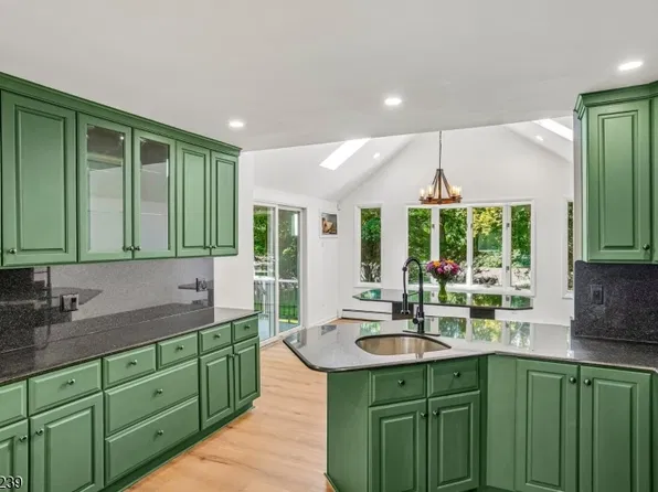 509 Ramapo Valley Rd, Oakland Boro, NJ 07436