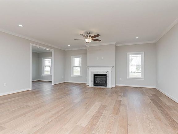 5th image of 9049 Alsace Ct