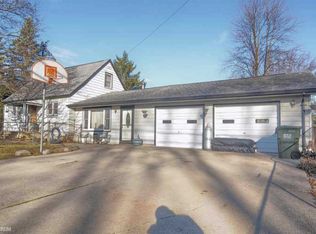 1745 Clovelly Ave, Rochester Hills, MI 48307