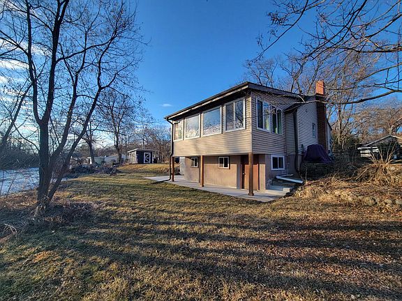 3rd image of W1271 Beach ROAD