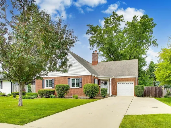 850 Kenton Rd, Deerfield, IL 60015