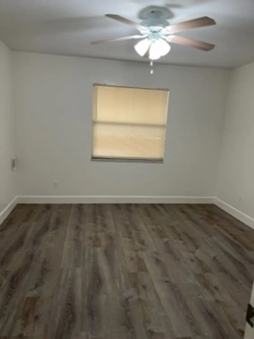 Woodfield Apartments — Photo 3