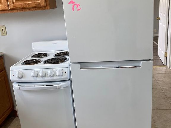 3rd image of 35031 E Michigan Ave APT 5