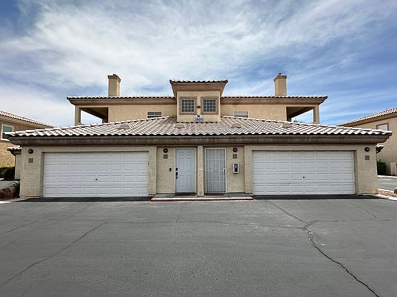 2nd image of 3604 Monarcas St Unit 102