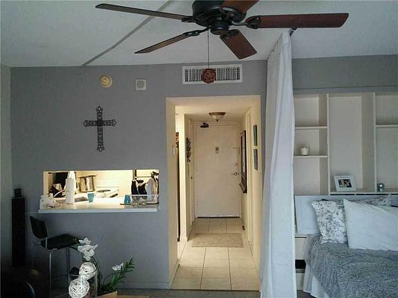 4th image of 2900 NE 30th Street #2B