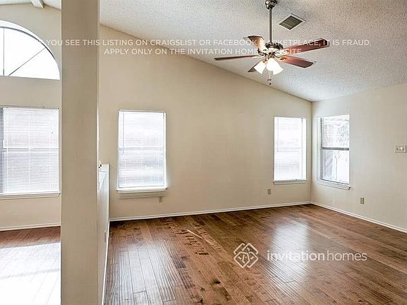 3rd image of 1504 Mountain Side Dr