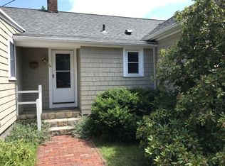 14 Marshall St, Rockport, MA 01966