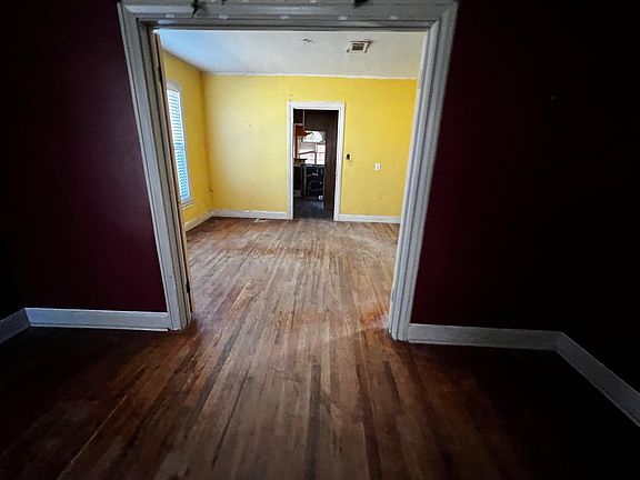 5th image of 1205 Outlaw Ave
