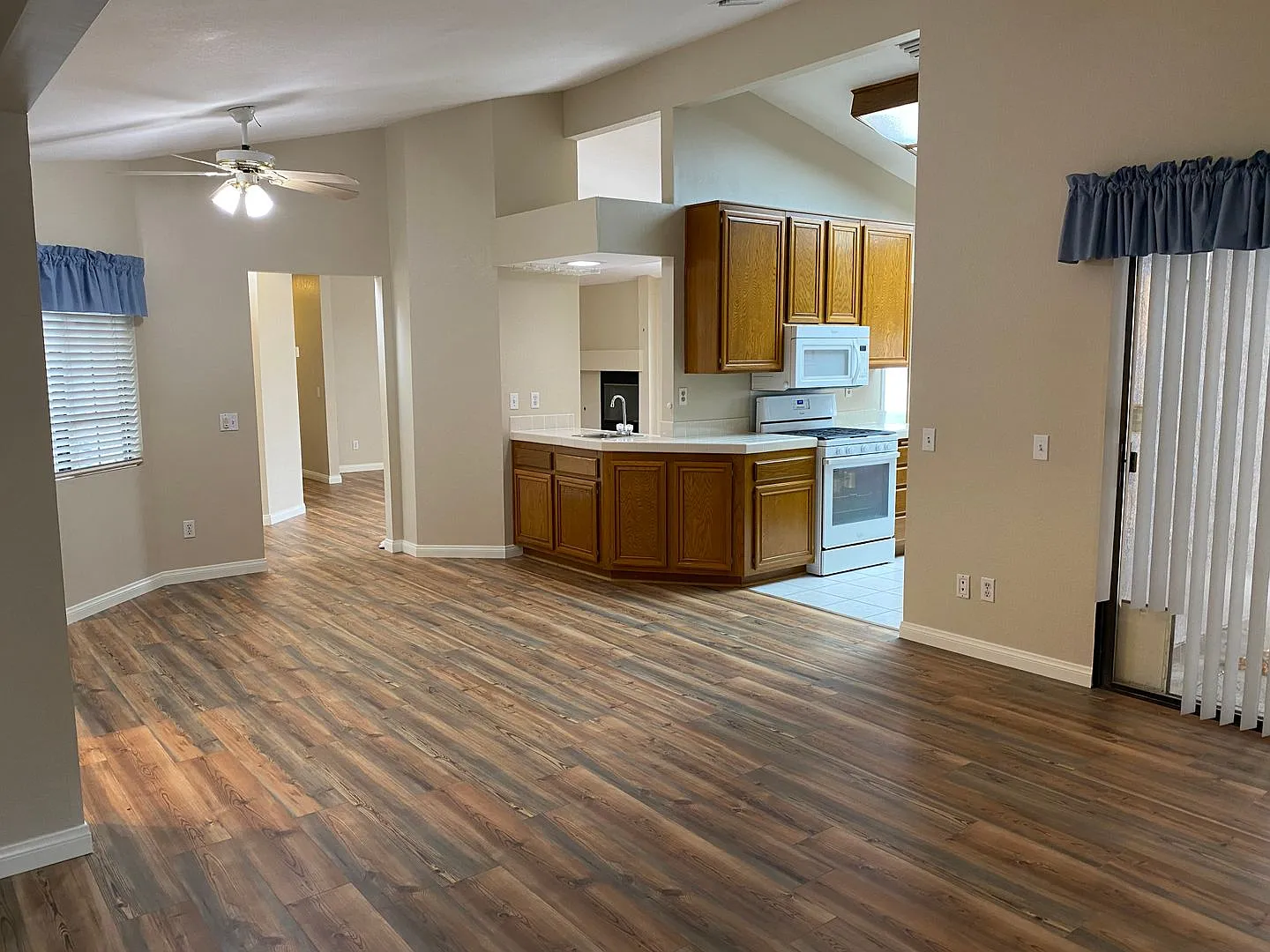 West Lancaster 3 bedroom and office — Photo 4