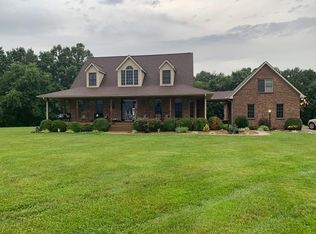 299 Edgewood Dr, East Bernstadt, KY 40729