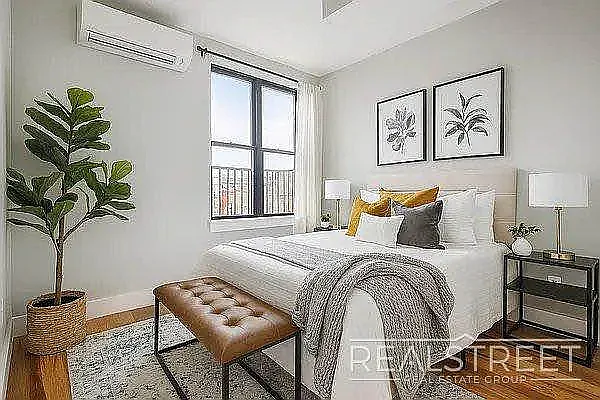 1526 Park Place — Photo 4