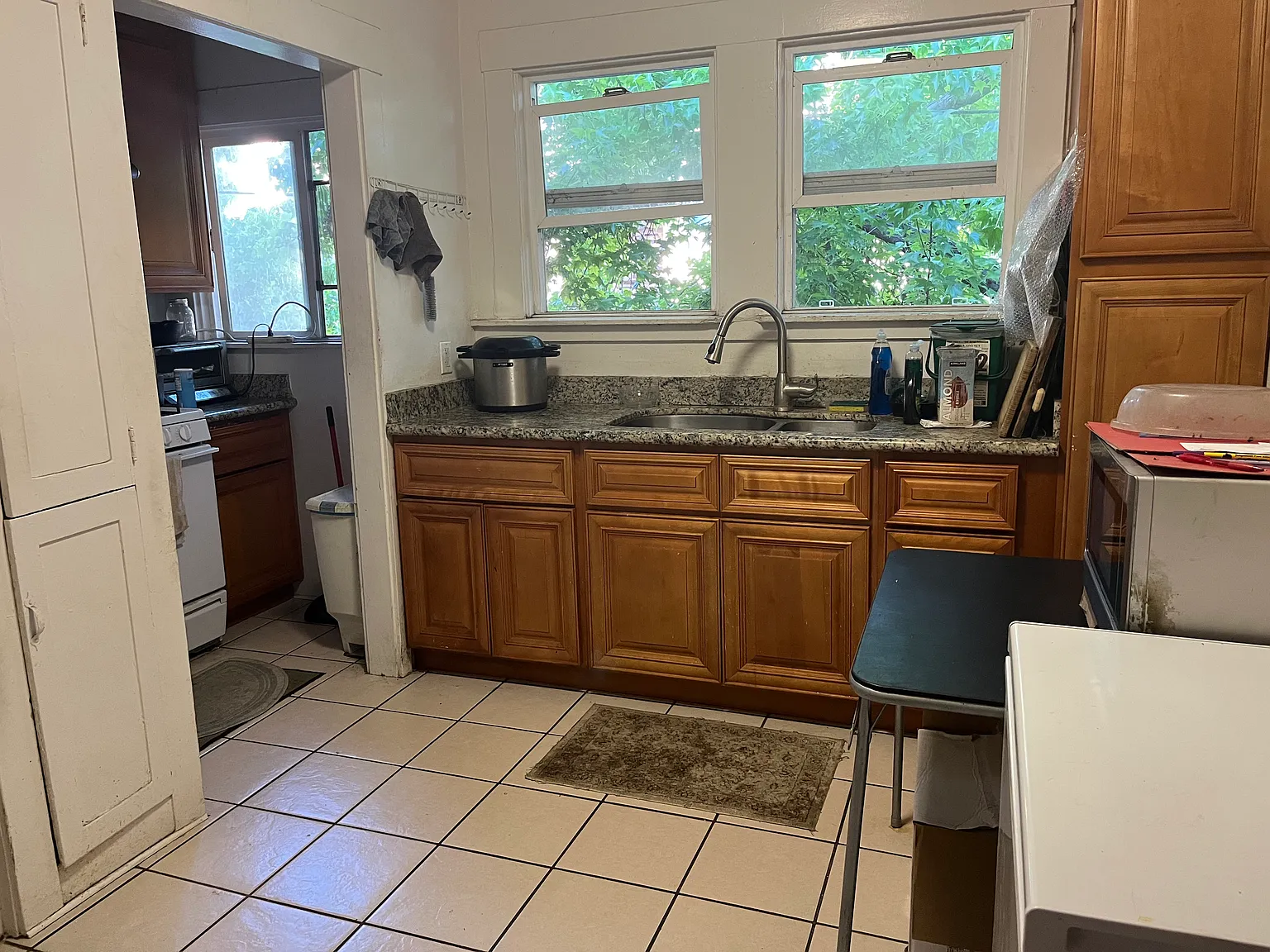 3 bed, 2458 sqft, $790 — Photo 1