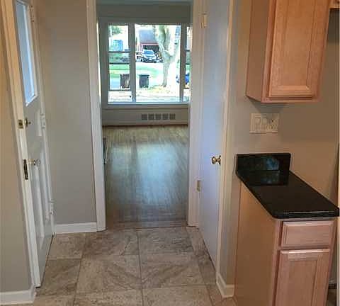 4th image of 756 Harrison Ave