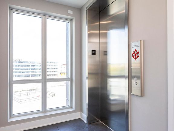 5th image of 900 Ovation Way #318