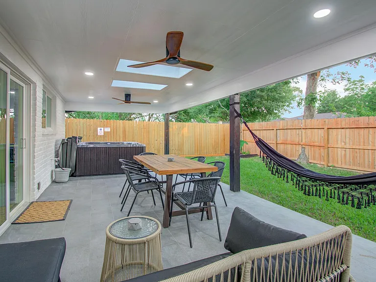 16906 Barcelona Dr — Photo 27