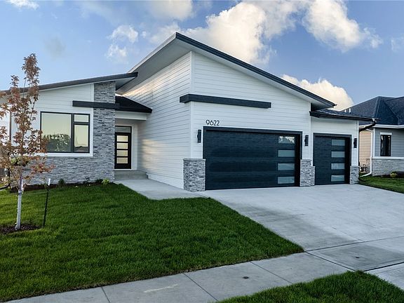 3rd image of 9622 Watermeadow Cir