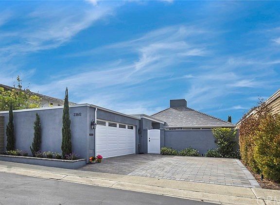 Suburb Cul-de-San location on the Beach side